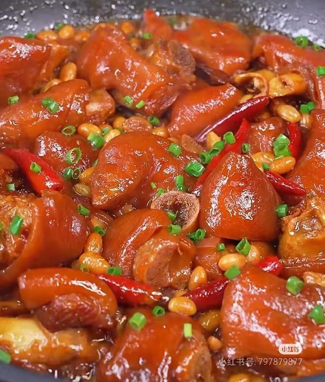 吃了还想吃的“乳红烧猪蹄”，软烂入味，香到爆炸！不用高级厨艺，照着做准没错！
今