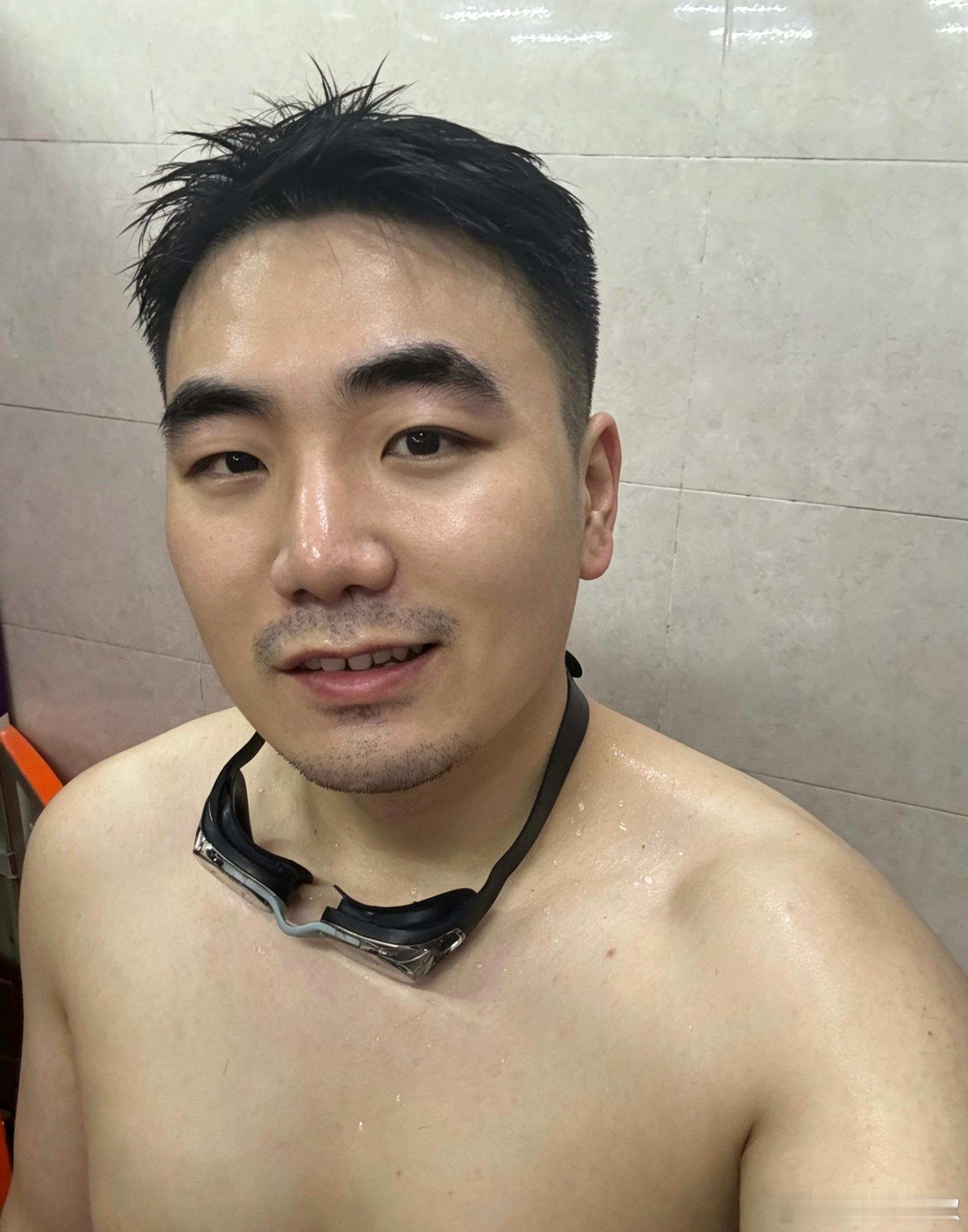 游了个爽 