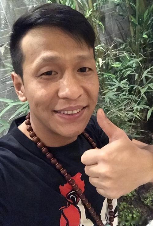 爱豆圈迎来了叔系顶流 宋小宝以自己特有的幽默感和超强舞台表现力，成功地把“叔系顶