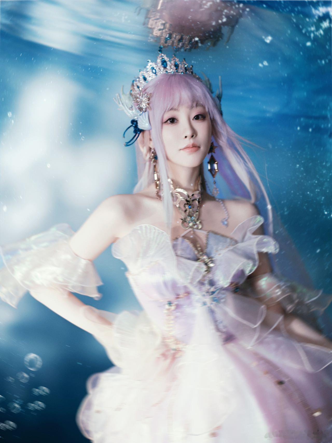 #祝绪丹cos妮芮妲# 能够颜值与人物的契合度这么高，祝绪丹cos妮芮妲特别值得