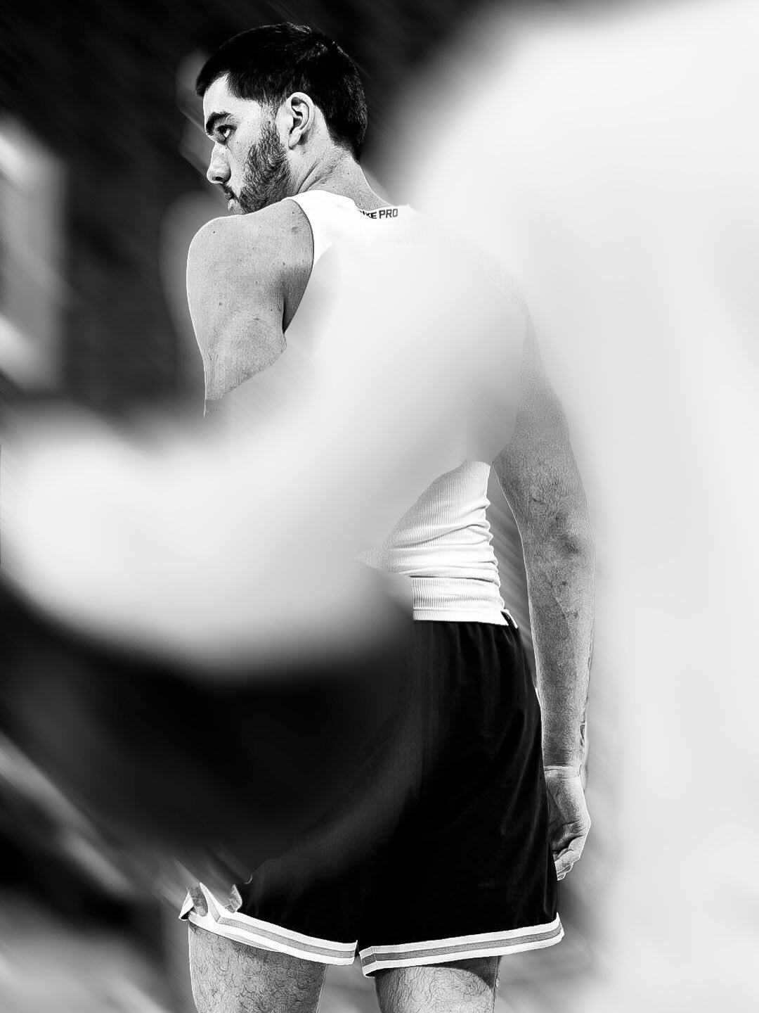 如今的“无莫熊”，颇有些当年的韧劲和风采。images via grizzlie