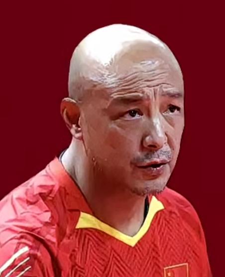 国乒教练肖战
答记者问上热搜了!
记者：你当教练24年了
亲手带过的哪些球员值得