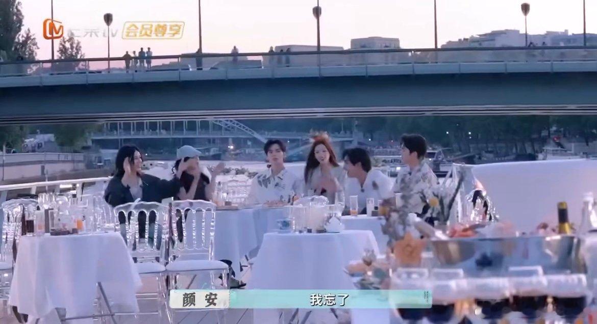 颜安塞纳河上跳火力全开 期待值拉满的舞台来了！颜安边唱边跳状态超棒，动作流畅不卡