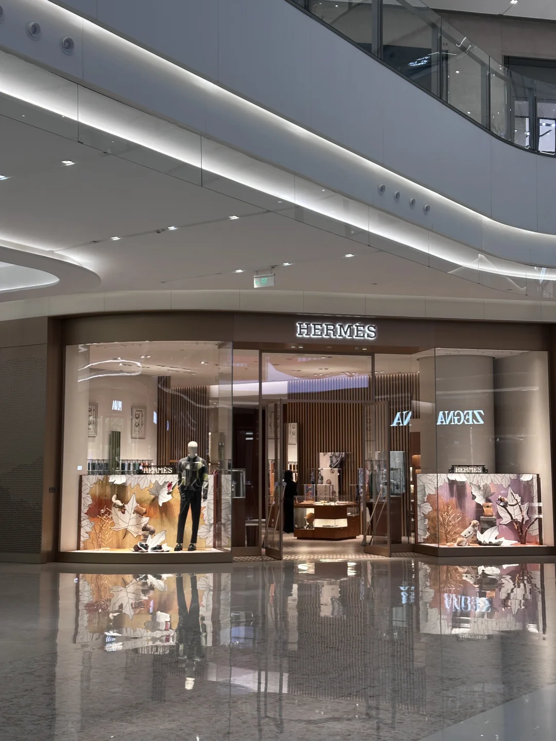 路过爱马仕 直接快步走开😢