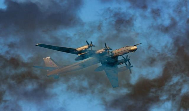 72小时饱和轰炸！俄军断海路封陆路，北约军援困死波兰边境

当图-95S与图-1