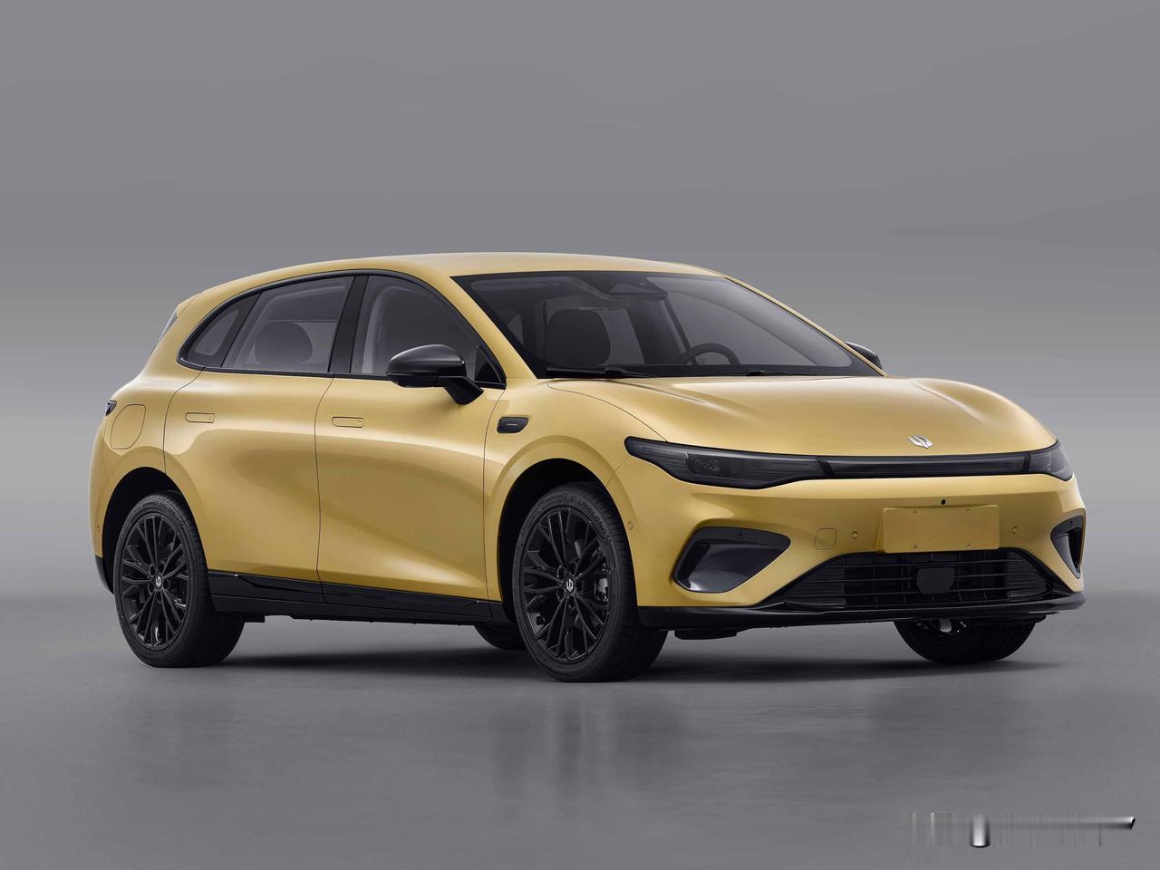 零跑全新的两厢纯电动轿车
尺寸方面，这台车的长度4.4米，宽度1.88米，高度1