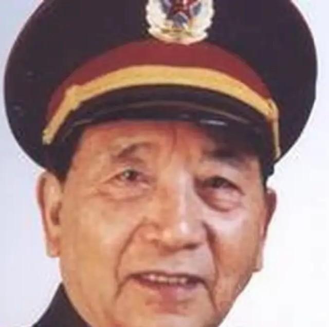 1932年，徐向前骑马路过死人堆时，发现其中一具尸体是自己手下的一名连长

19