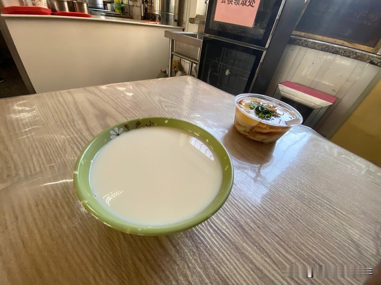 #记录我的一日三餐#两个火烧一个豆浆豆脑12元#爆料#