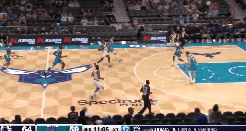 哈登三分真的准！追身三分命中，黄蜂防守形同虚设




哈登状态太棒了，持球三分