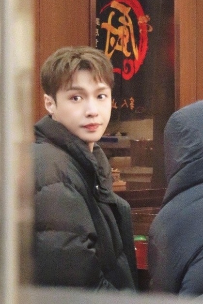 少年时常常会被你的热血打动 期待一场奋不顾身终点未知的人生冒险 那时我以你为榜样