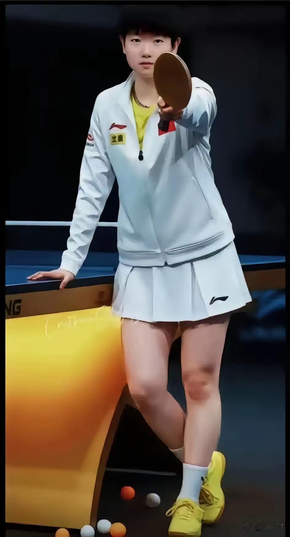 莎莎的小裙装：
美艳
动人
完全改变了
人们对乒乓球的认知
刘国梁曾经说：
莎莎