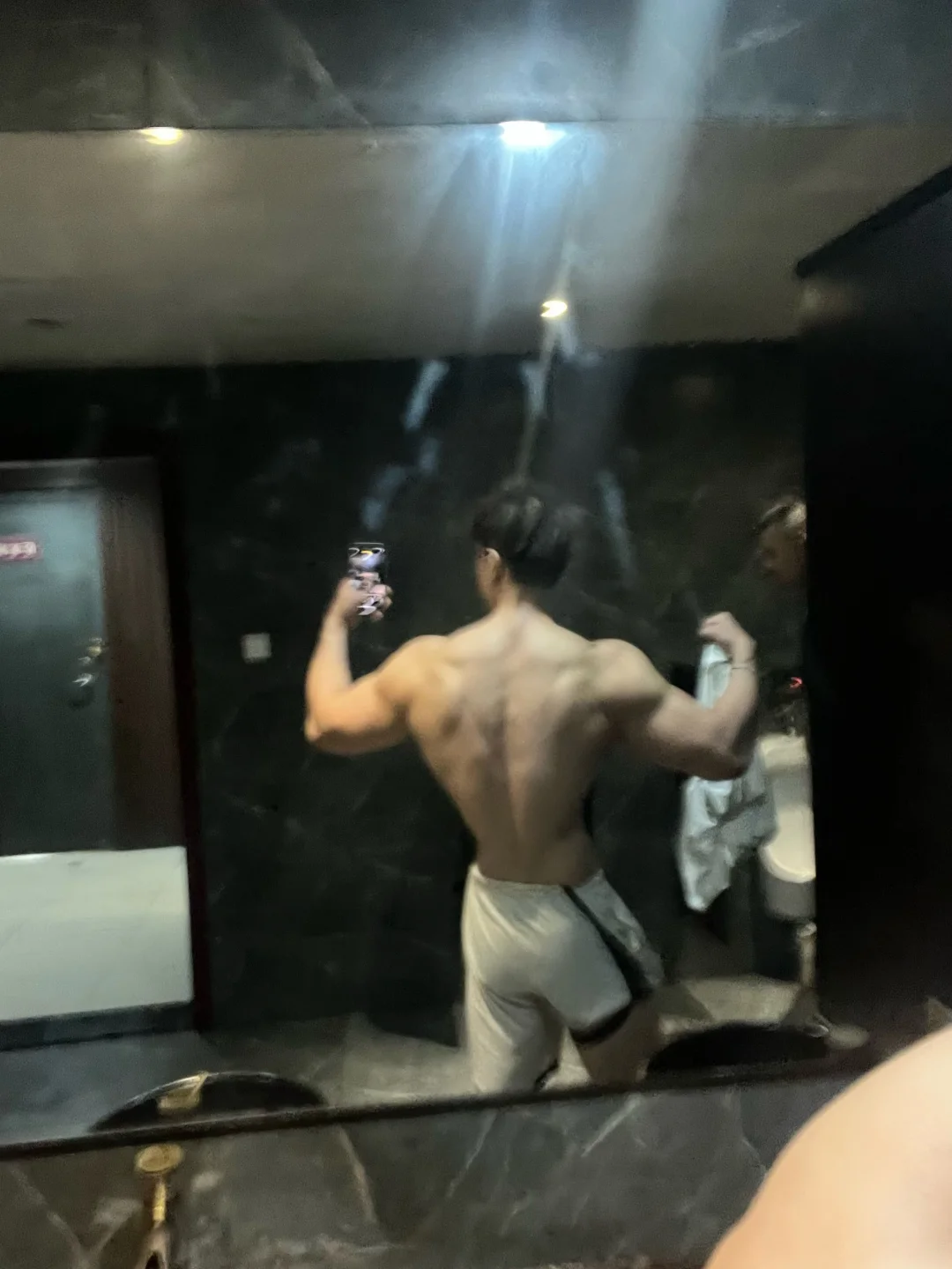 低体脂➕宽肩窄腰的快乐