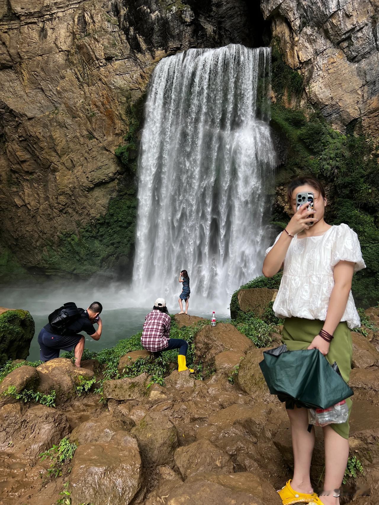 这野瀑布美不[奸笑]