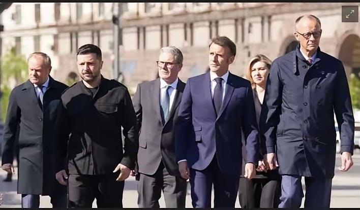 【沆瀣一气】
当地时间12月6日，法国总统马克龙宣布，他将于8日前往伦敦，与乌克