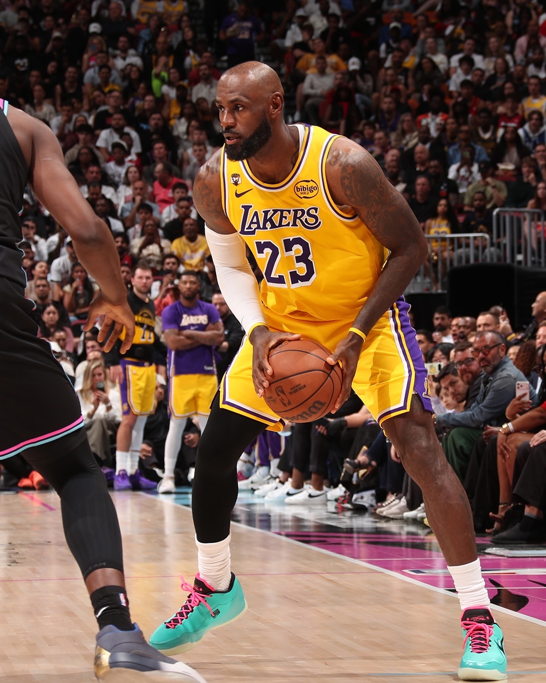 詹姆斯今日上脚的LeBron 23 配色灵感来自 LeBron 8 “South
