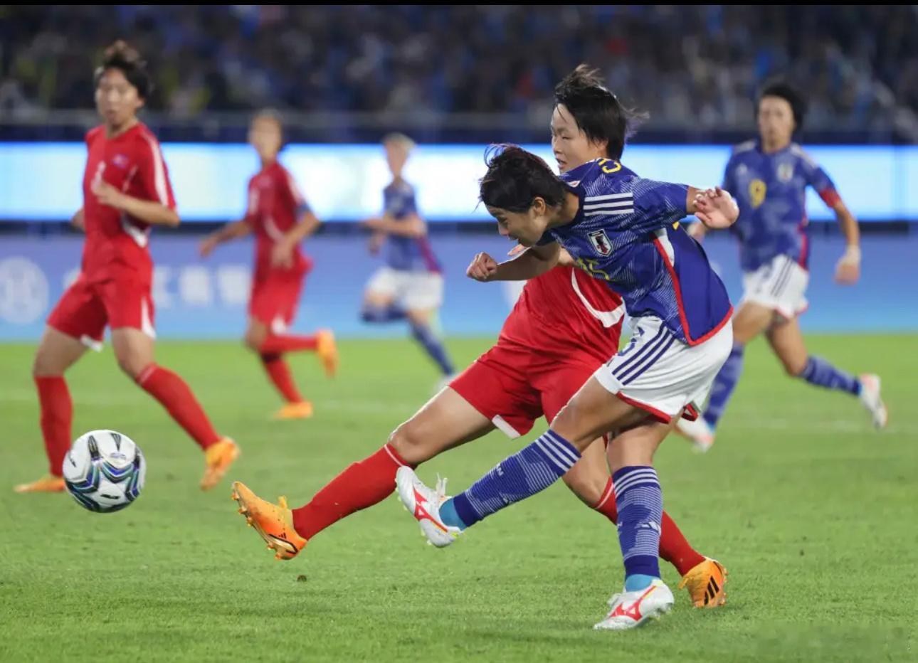 001韩国女足vs日本女足推荐：让负/让平比分：0-2,0-3解析：日本女足作为