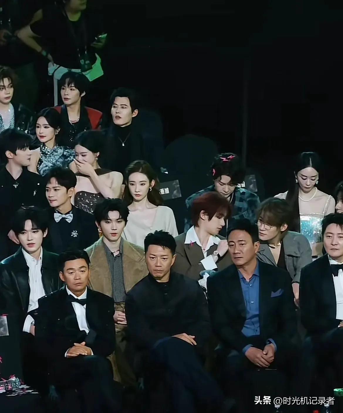 原来没有去雄化的男演员都老了，看着肤色分明的男演员，原来怪不得我们现在看王宝强，