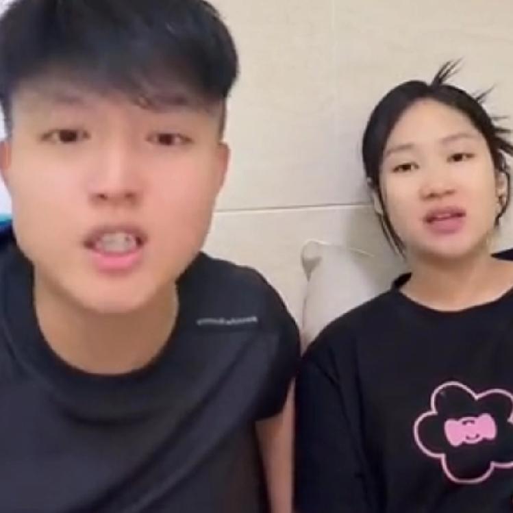 小松在越南省城安沛建民宿现在离开云南已经好几天了。他现在在中国云南河口陪秋秋待产