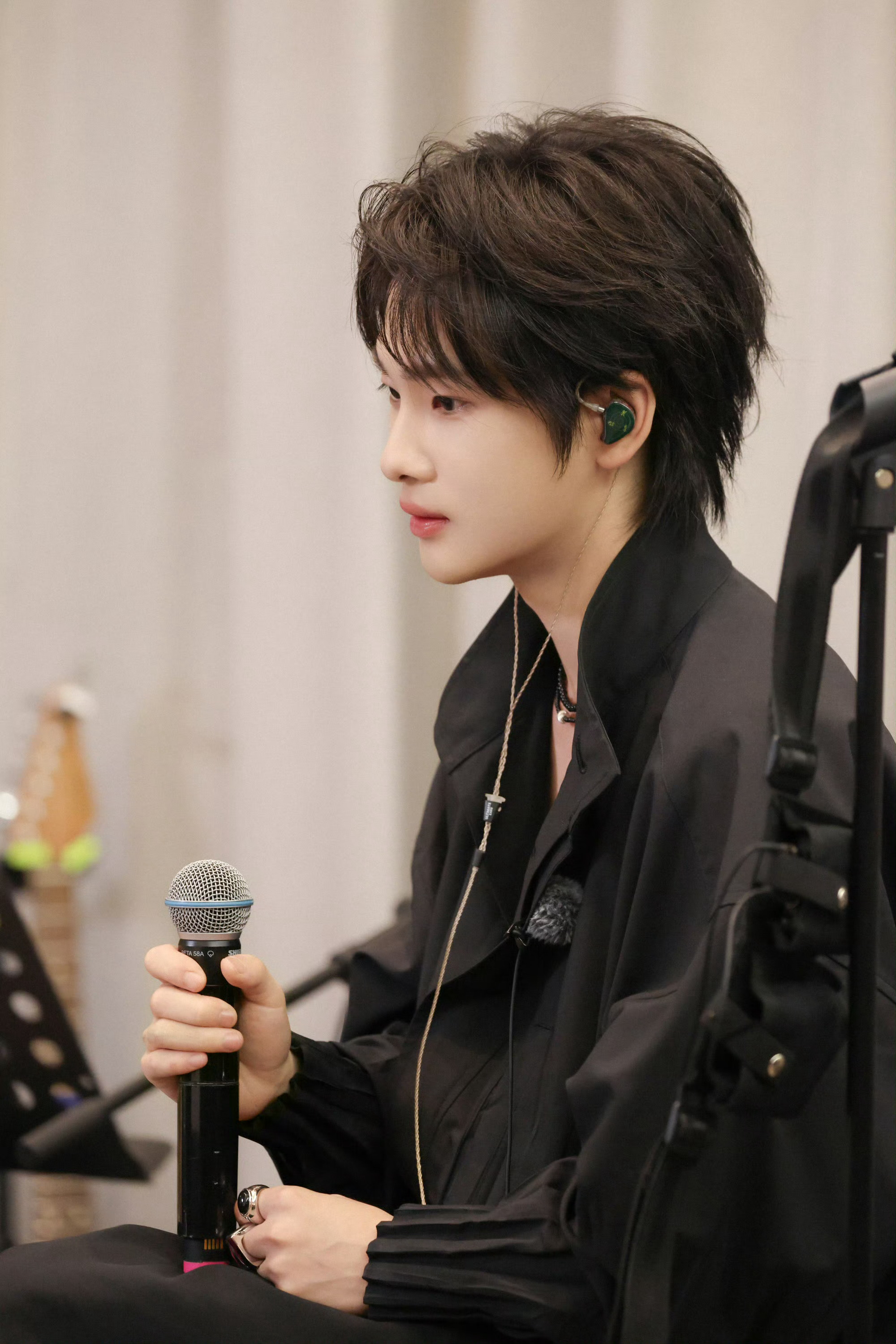 周震南六月生日场演唱会 zzn 周震南vchat 做颗星星，有棱有角熠熠生辉。