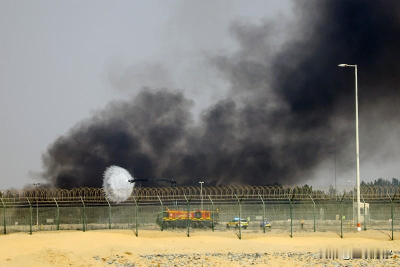 11月21日迪拜航展上，印度“光辉”战机坠毁，印媒竟将责任全推给美国，这背后有啥