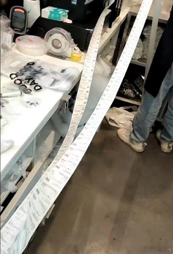 #古茗员工没事哒没事哒#古茗的这一波福利也是非常让我们感动，同时也是非常佩服我们