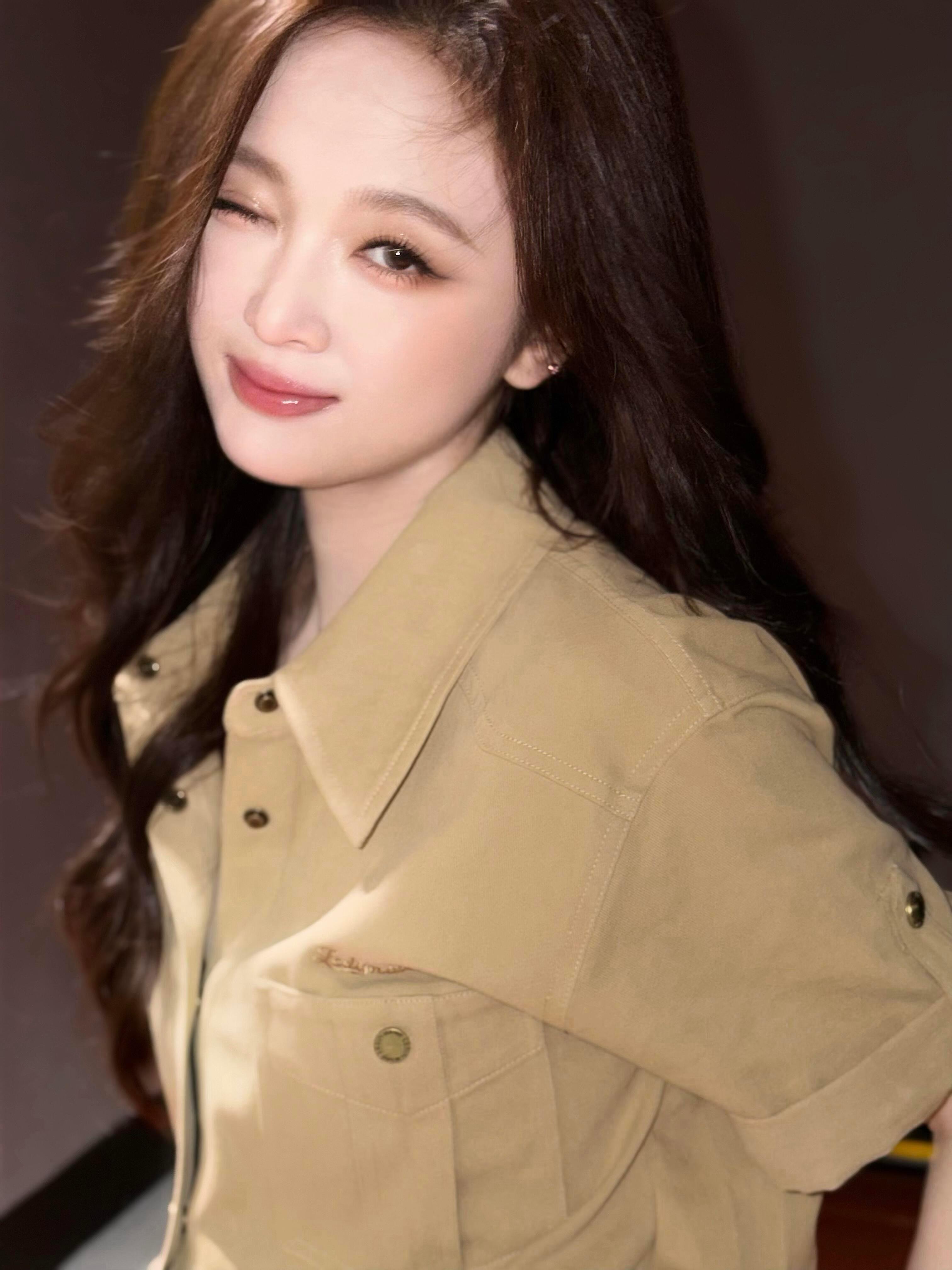吴宣仪.吴宣仪爱上另一个我特别见面会 这套造型化妆师发的吴选live美图都好好看