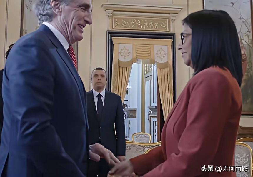 委内瑞拉1000公斤黄金必须得运到美国，马杜罗攒的这点家底，快被这个继任者给折腾