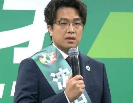 沈伯洋大言不惭谈称敷面膜能增进台北城市美学，徐巧芯反讽难怪民进党称其为20年来最