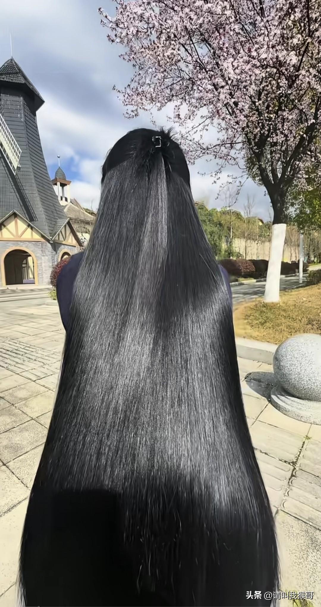 新年爱好打卡这样的头发打理起来肯定很难，但是为什么还有那么多人喜欢留的这么长呢？