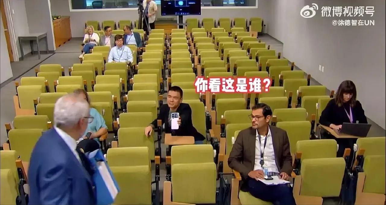 中国人要在任何场合都要为祖国做宣传
徐德智错了吗？有人却在批评他。
央视记者徐德