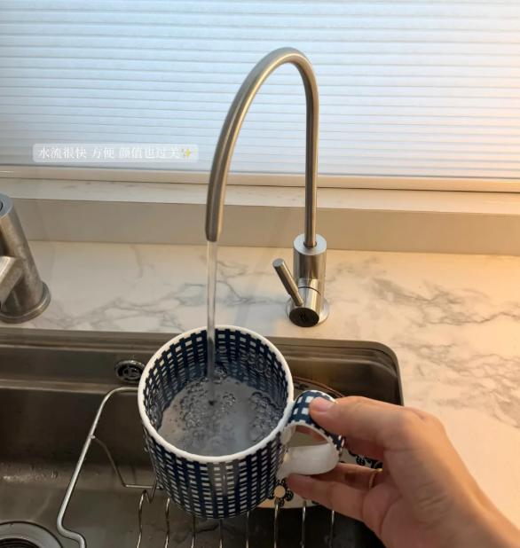 上海王女士一家四口，喝了6年的"废水"，昨天才发现！她2019年花两千多买的某品