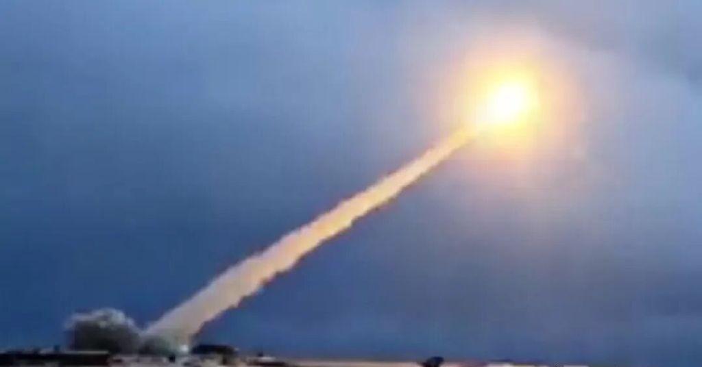 ​​据美《纽约时报》10月30日报道，特朗普通过社交平台发布一项重大指示，要求五