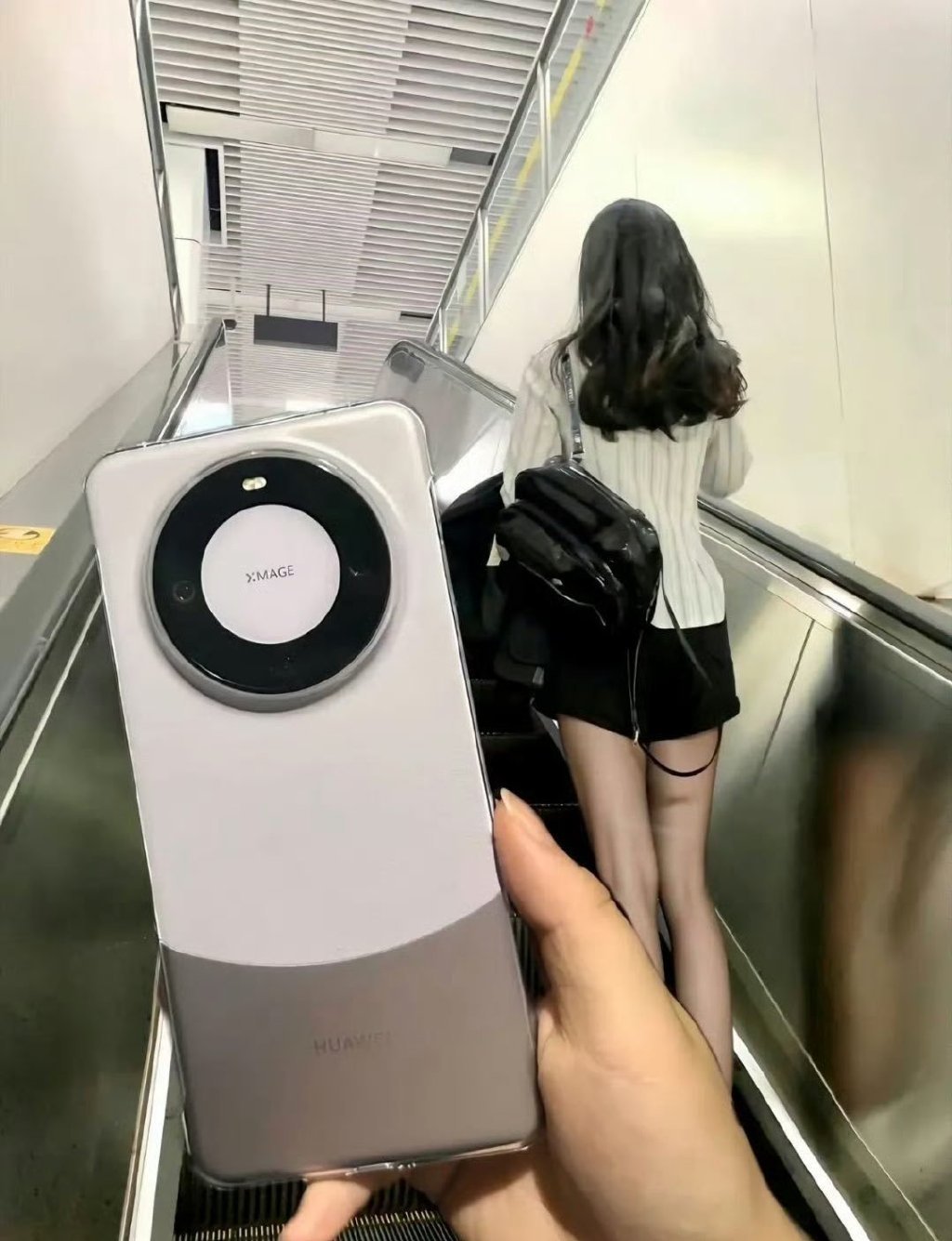 新买的华为Mate60 Pro，好看吗？ ​​​