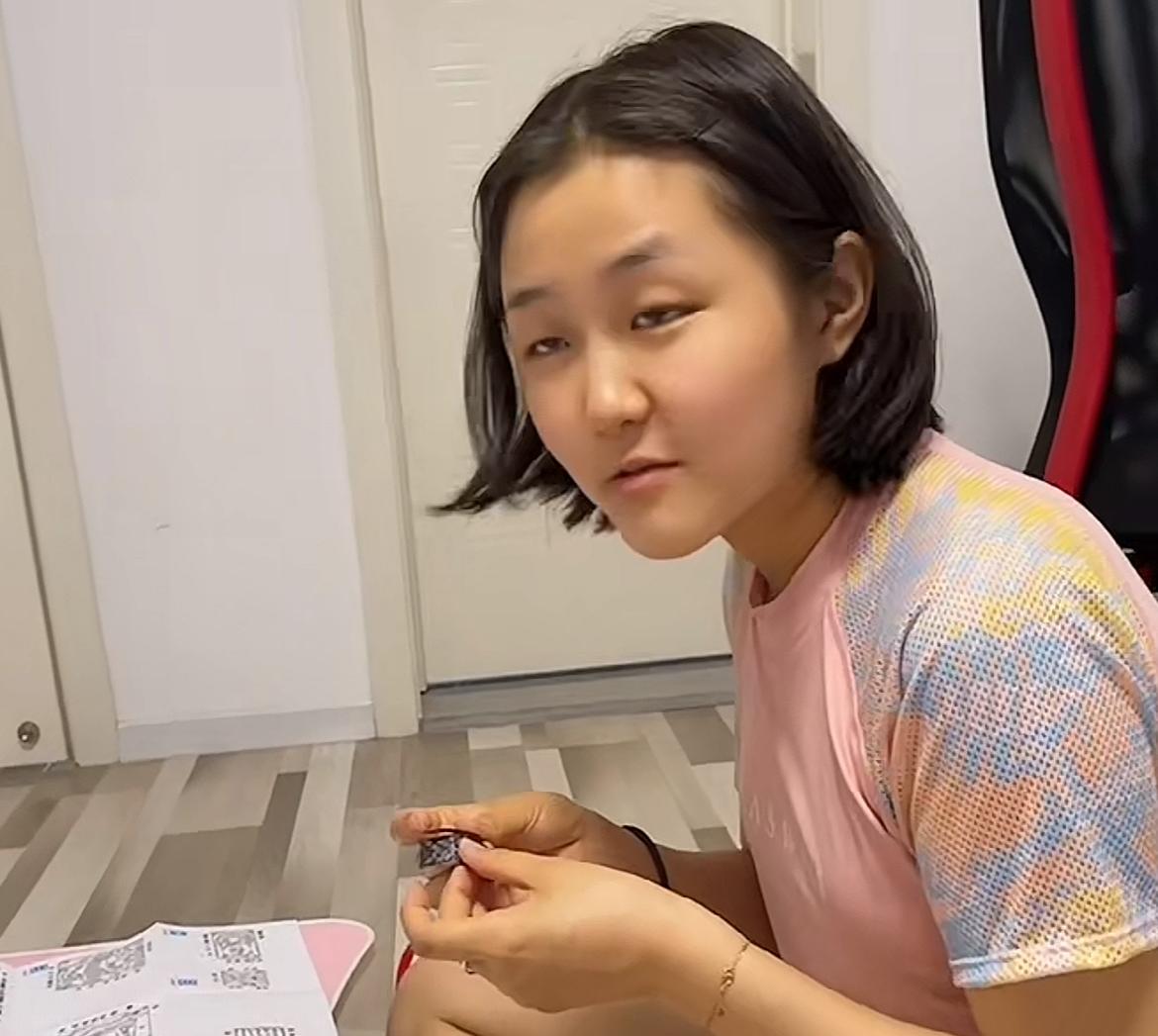 酷似陈梦的27岁知名网红“潇潇学姐”官宣产子！网友深扒细节，原来隐藏工作做的那么