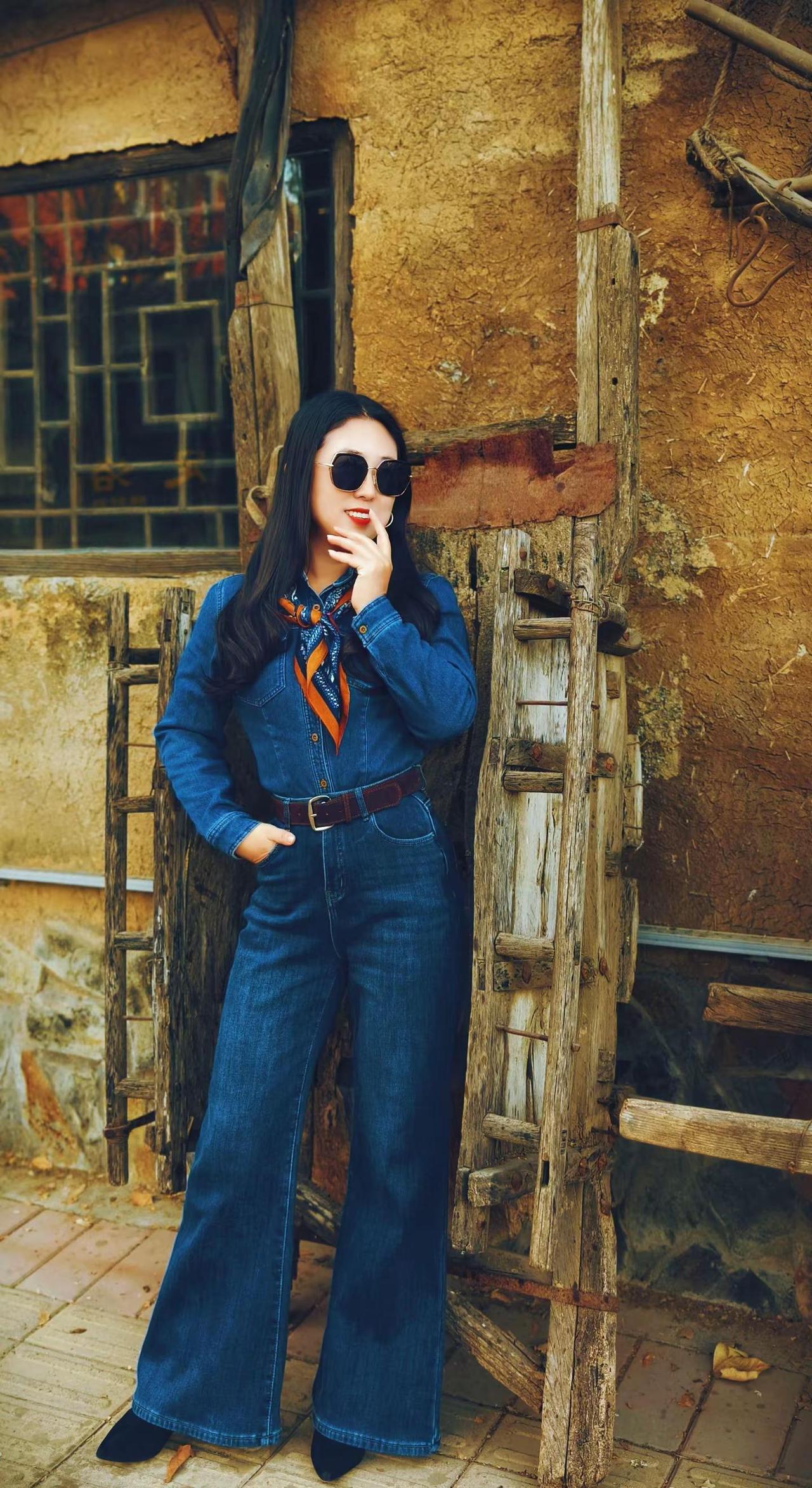 在你可以漂亮的年纪， 为什么不让自己快乐， 人生何其短 ，要笑的格外甜⋯😘摄影