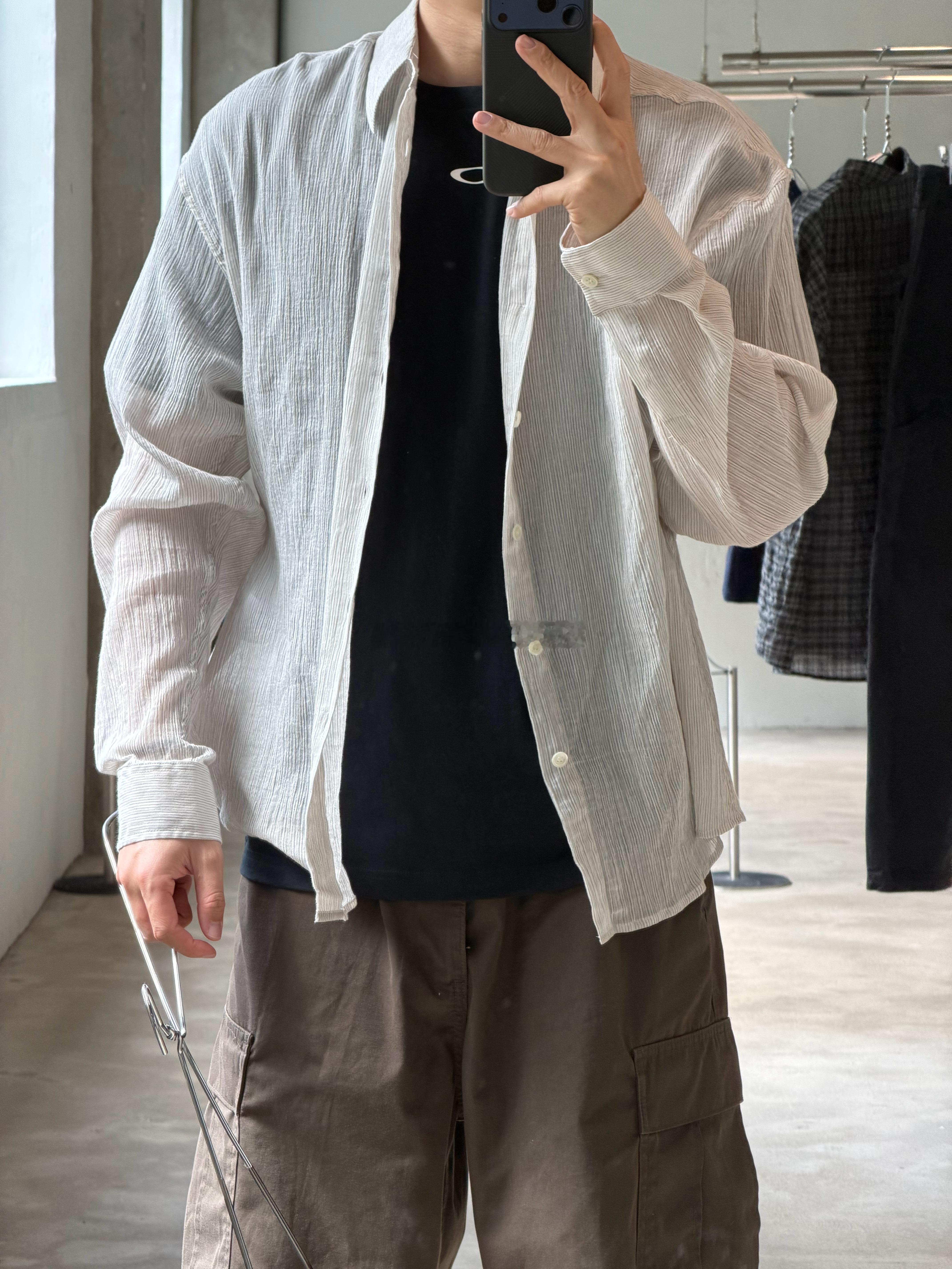 翻了翻相册发现自己试过很多好看的衣服 就是有点贵没舍得买 
