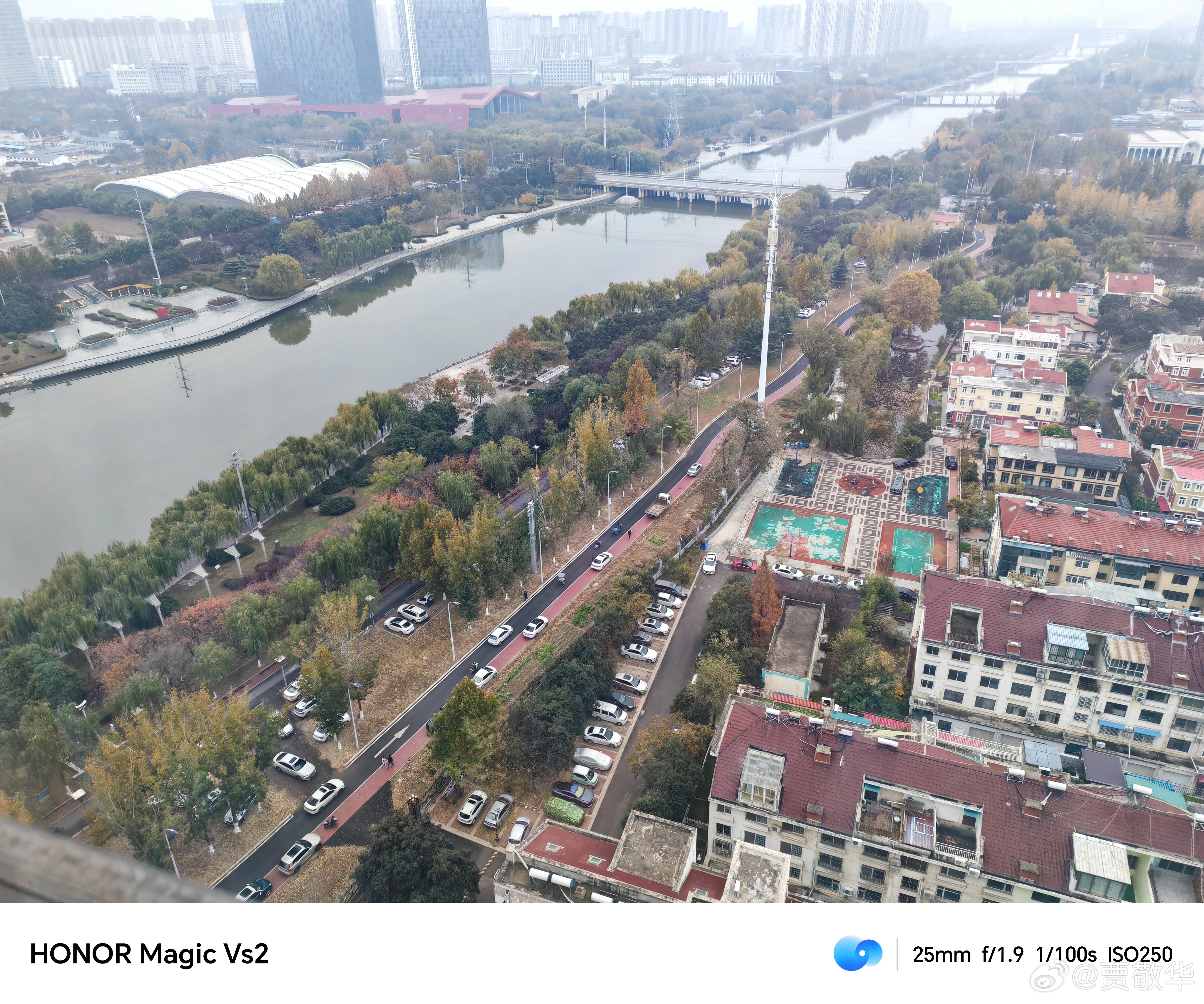 #每天早起打卡# 都说一场秋雨一场寒，现在应该是冬雨了，不过不是特别冷。起床，溜
