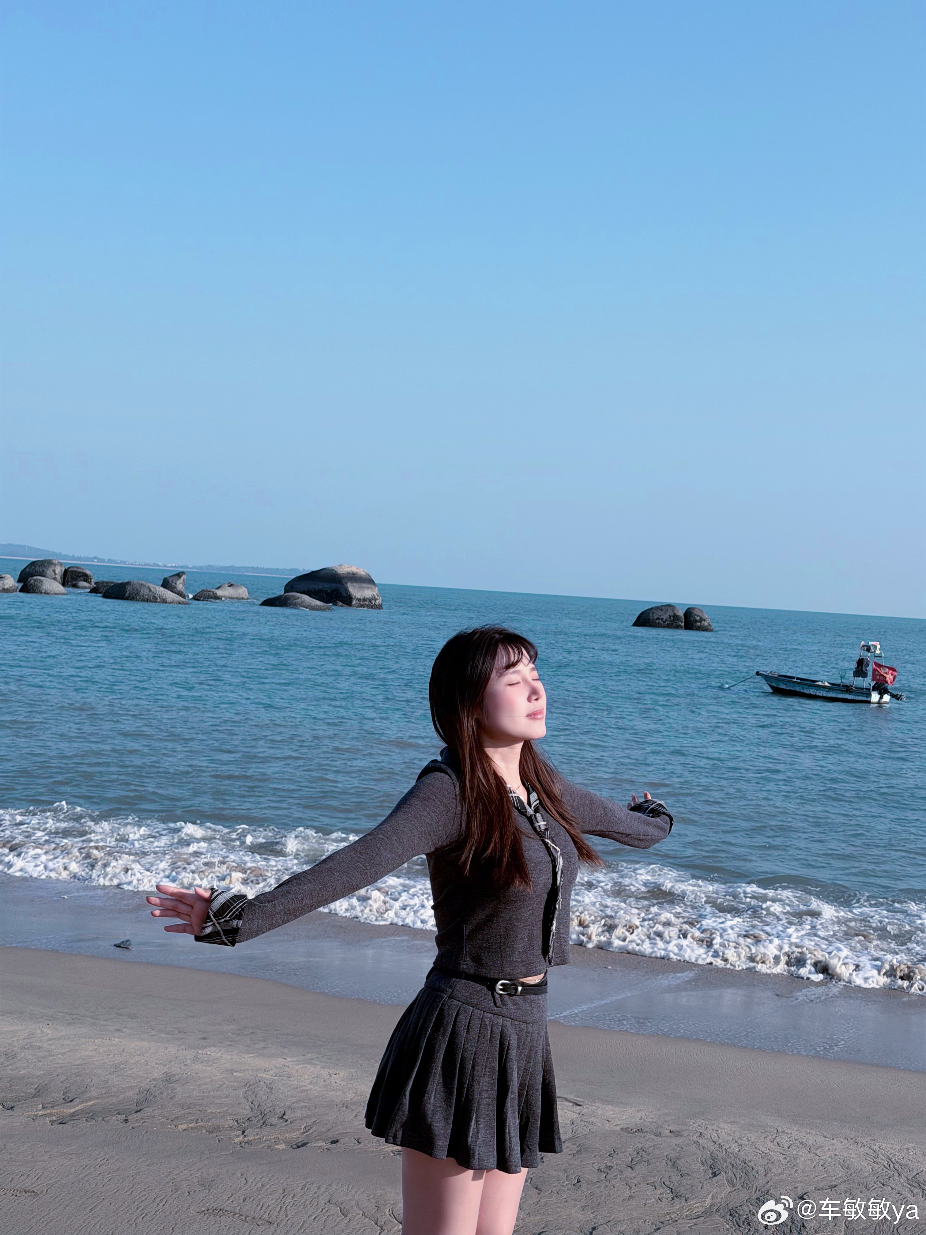 又到海边啦，总感觉海边有种奇特的魔力，让人不自觉变得松弛🌊我的日常plog