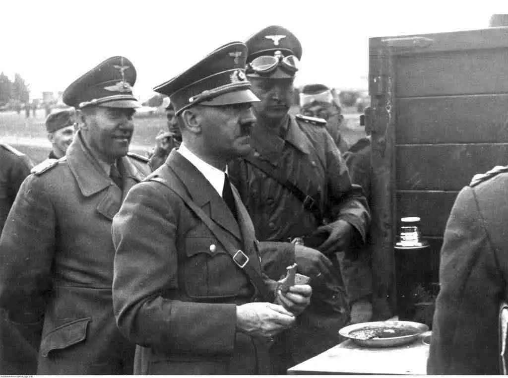 发动大战前，必须要进行小范围局部试验，确保装备领先对手！1939德军在全面动手前