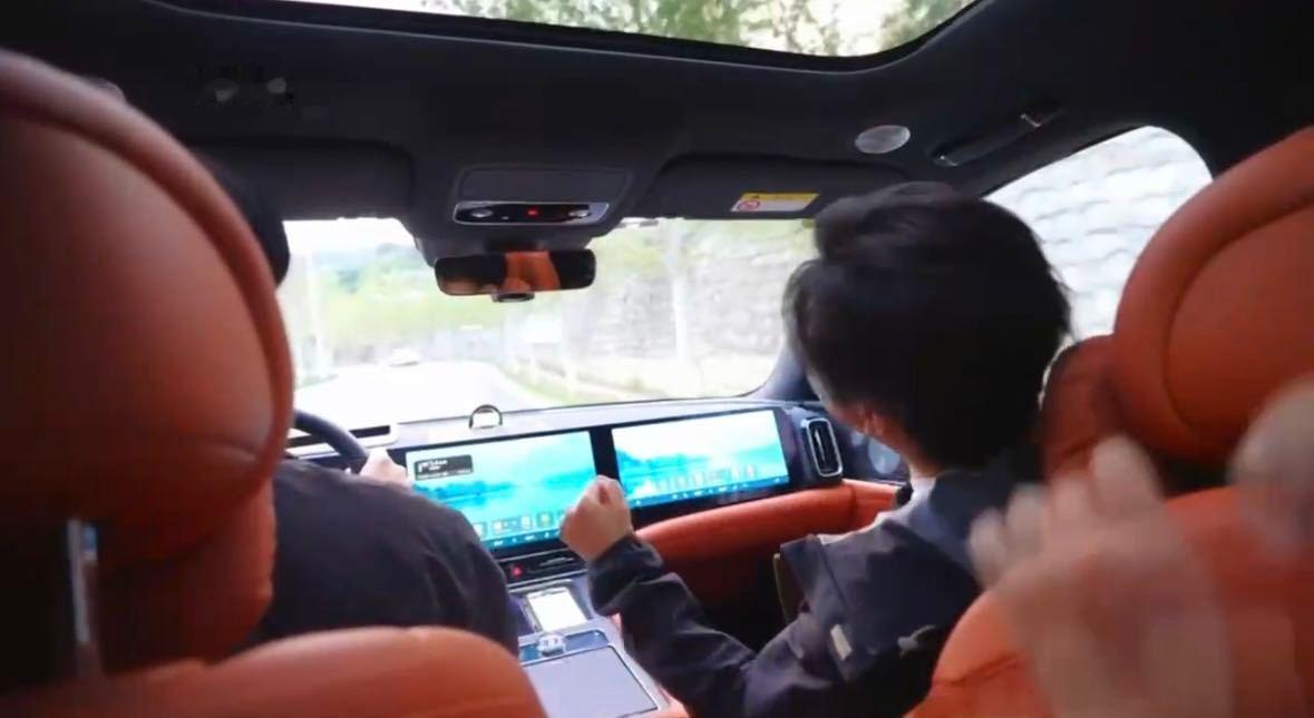 李玉刚唱南迦巴瓦开的花 看李玉刚这段vlog真的感叹，年轻就该这样疯狂。立刻把