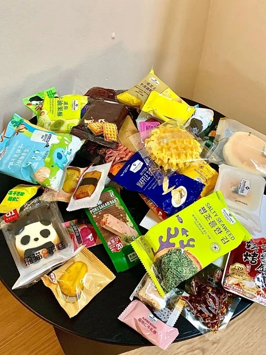 为什么现在零食热量都按份算现在零食热量按份算，主要是因为零食单次食用量通常较少且