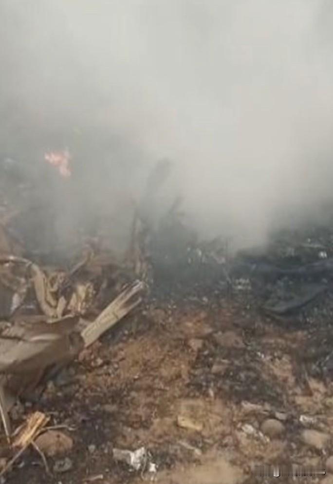 突发消息，当地时间1月28日，印度一架庞巴迪里尔45型载有5人的轻型公务机从孟买