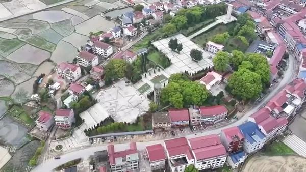 要让“钱袋子”鼓起来，可瞄准三大核心方向精准发力。
  • 提低增收：加大对低收