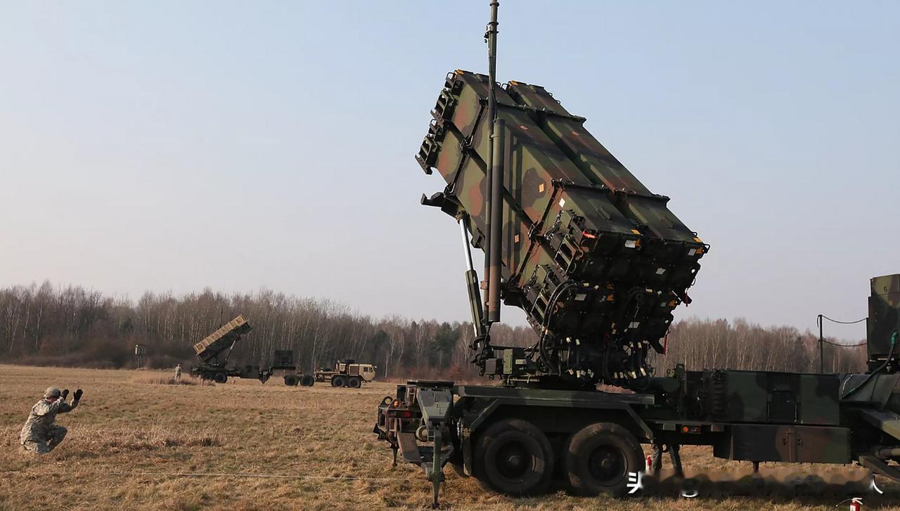 这招太毒了！大家只盯着日本买了多少美国战斧导弹，却漏掉了这130座悄悄动工的“弹