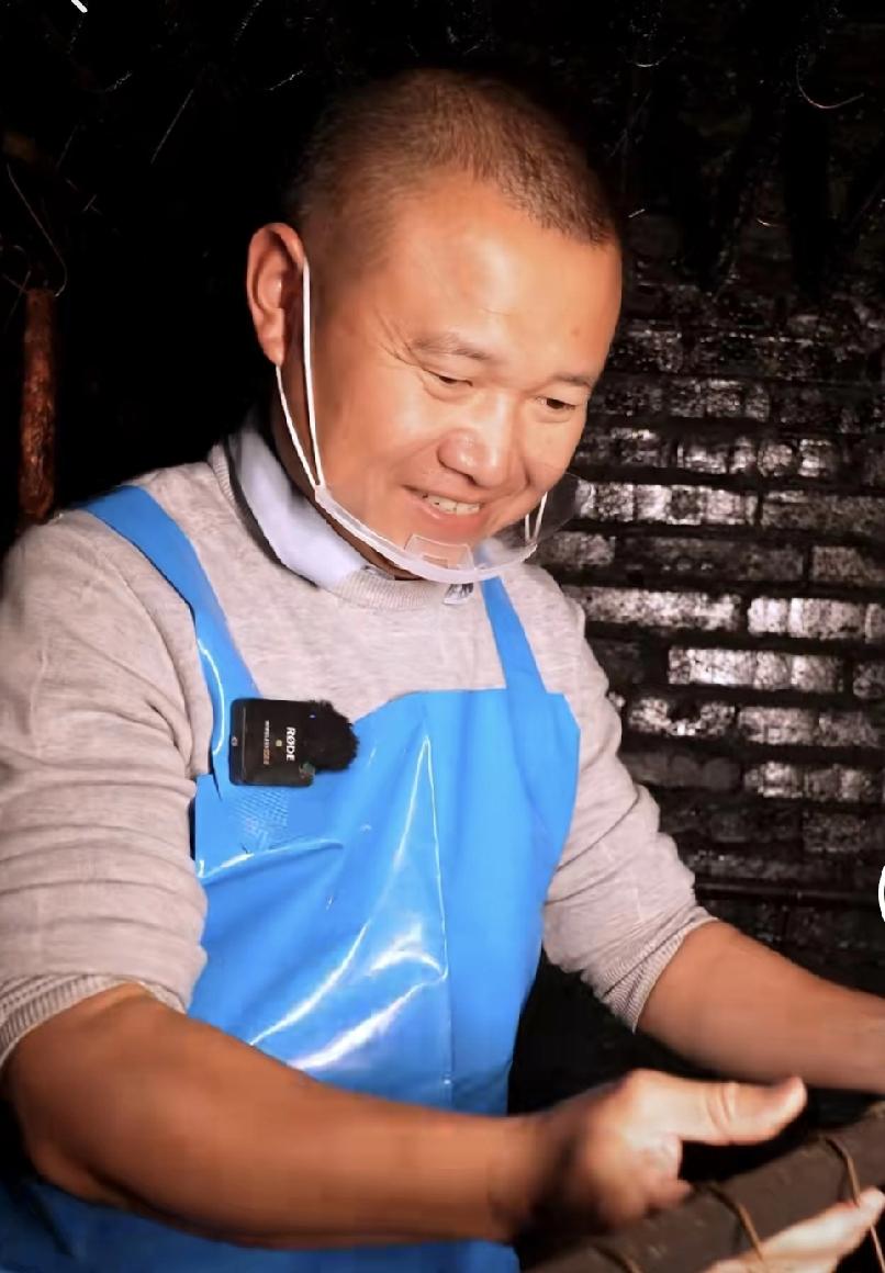 英子真的不要太要强，不要太强势。普通话都没有说得标准又喜欢误解网友的好意。
网友