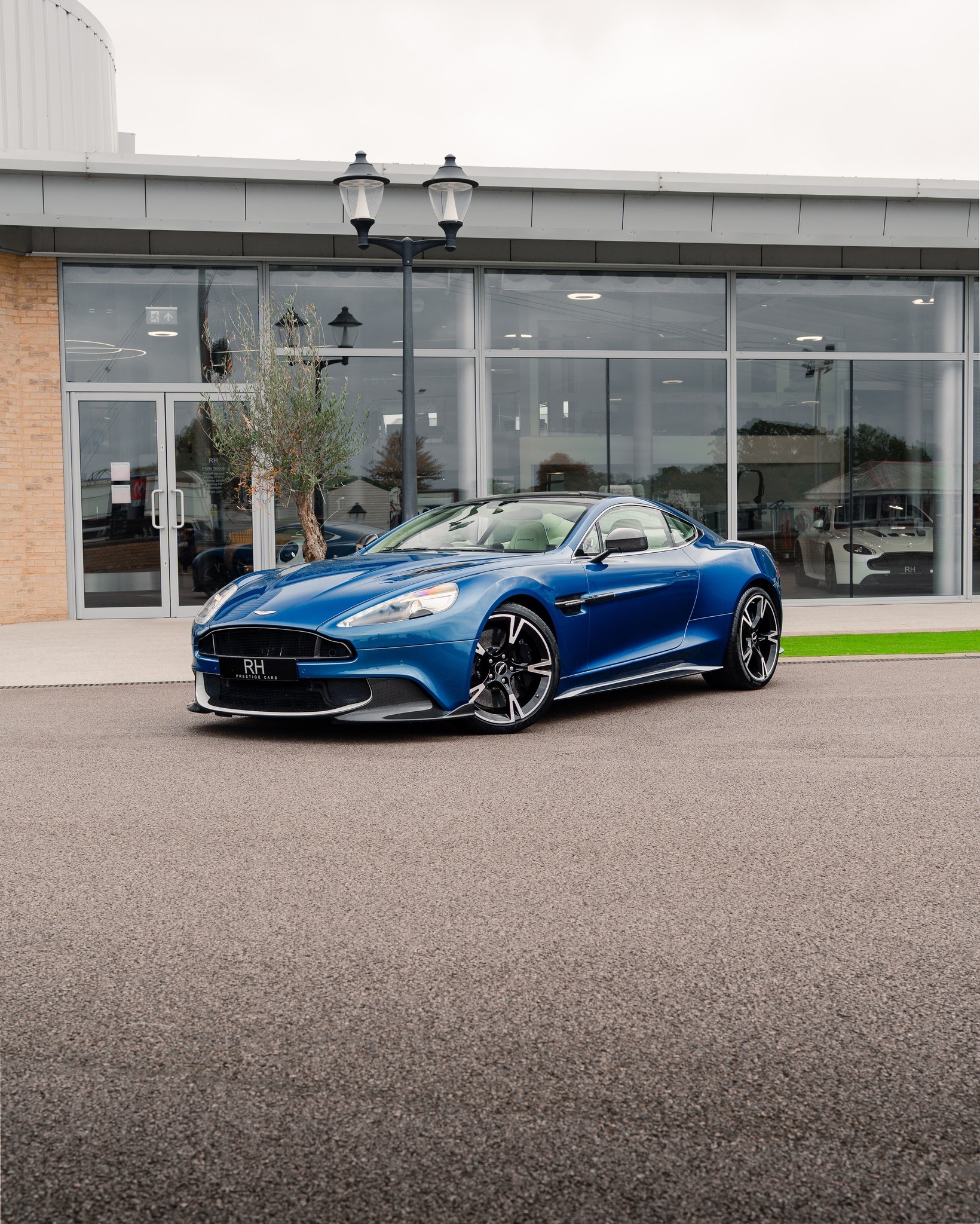 Aston Martin Vanquish S阿斯顿马丁astonmartin阿