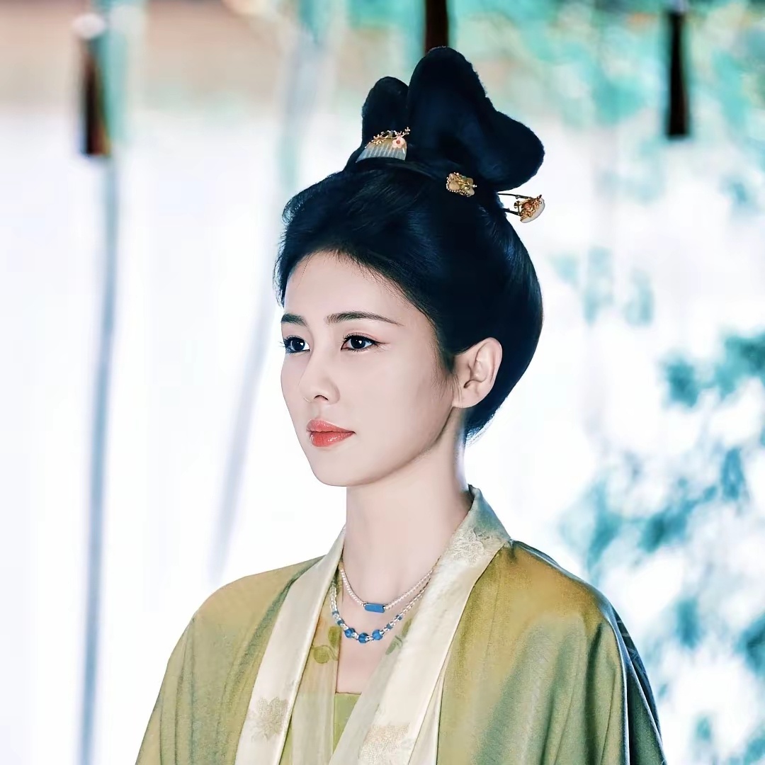 严重怀疑，白鹿是不是被人做局了？《莫离》开播，我好奇去看了看豆瓣，懵了！清一色差