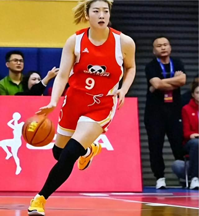 李梦对中国女篮真的不可缺？她决定队伍上限，但并非万能