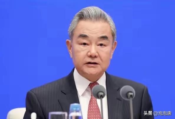 今天上海人工智能大会，直接搞出一件轰动全球的大事，说直白点：未来几十年的AI话语