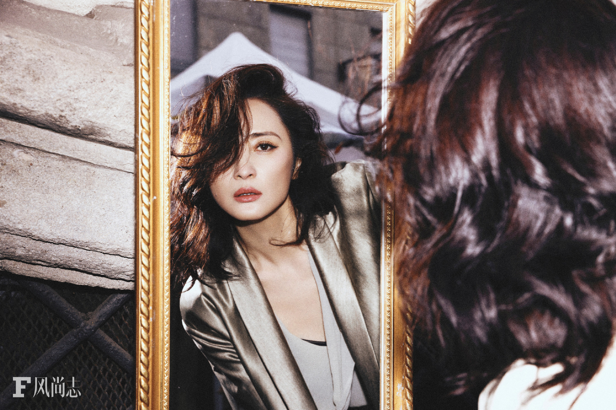 蒋勤勤酷飒风高智感 蒋勤勤米兰封面大片直接封神！从古典美人到气场全开，骨子里的松